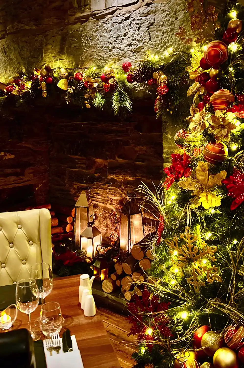 Festive dining at Aberdunant Hall